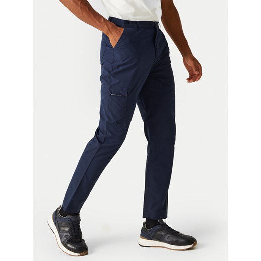 Regatta Spodnie outdoor Dalry RMJ306 Granatowy Regular Fit ze sklepu MODIVO w kategorii Spodnie męskie - zdjęcie 182737758