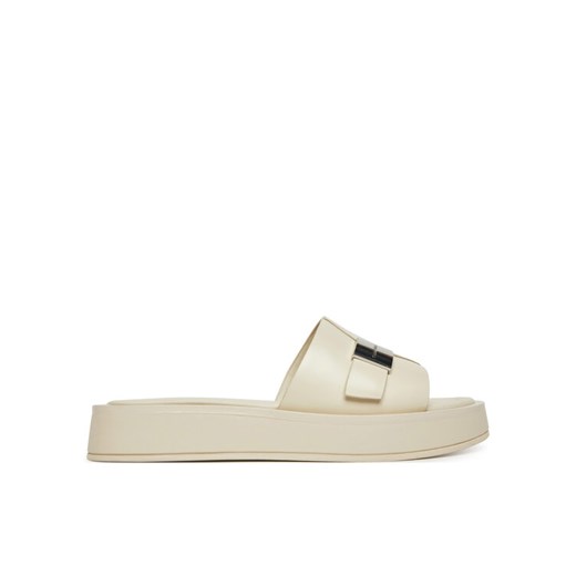 Calvin Klein Klapki Flatform Slide W/Ck Hw - Lth HW0HW02368 Écru ze sklepu MODIVO w kategorii Klapki damskie - zdjęcie 182739868