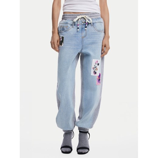 Desigual Jeansy Mnnie 25SWDD72 Niebieski Loose Fit ze sklepu MODIVO w kategorii Jeansy damskie - zdjęcie 182741556