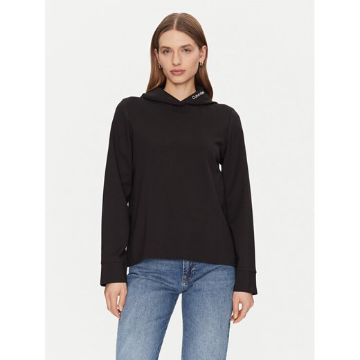 Calvin Klein Jeans Bluza J20J224722 Czarny Regular Fit ze sklepu MODIVO w kategorii Bluzy damskie - zdjęcie 182741579