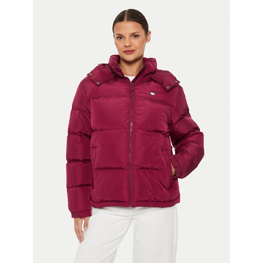 Tommy Jeans Kurtka puchowa Alaska DW0DW18610 Bordowy Regular Fit ze sklepu MODIVO w kategorii Kurtki damskie - zdjęcie 182741697