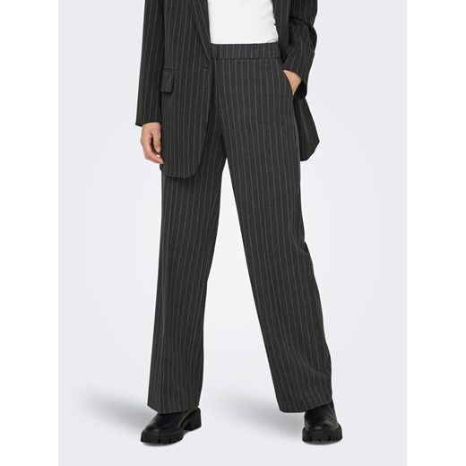 ONLY Spodnie materiałowe 15304267 Szary Straight Fit ze sklepu MODIVO w kategorii Spodnie damskie - zdjęcie 182741946