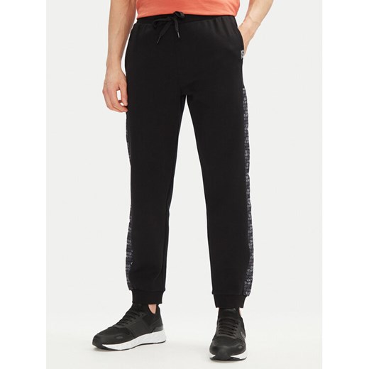 EA7 Emporio Armani Spodnie dresowe 7M000216 AF12660 UC001 Czarny Regular Fit ze sklepu MODIVO w kategorii Spodnie męskie - zdjęcie 182742337