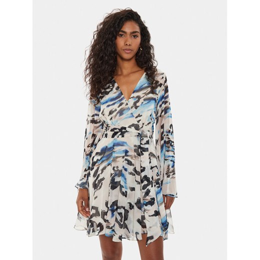 Guess Sukienka codzienna W4YK29 WDW82 Kolorowy Regular Fit ze sklepu MODIVO w kategorii Sukienki - zdjęcie 182743907
