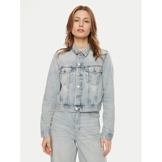 Calvin Klein Jeans Kurtka jeansowa 90's J20J224544 Niebieski Regular Fit ze sklepu MODIVO w kategorii Kurtki damskie - zdjęcie 182744079