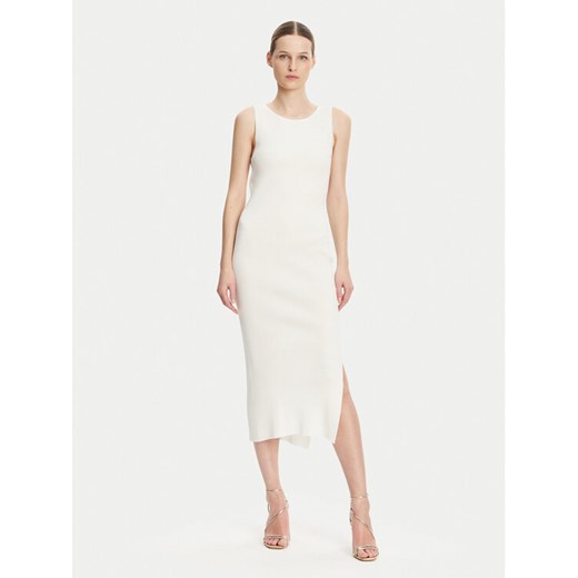 Guess Sukienka 174731 Biały Classic Fit ze sklepu MODIVO w kategorii Sukienki - zdjęcie 182744895