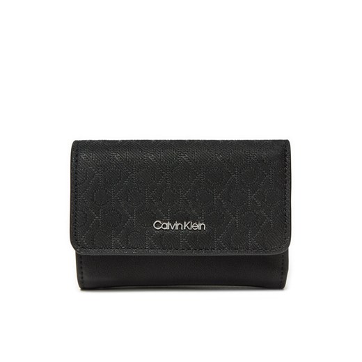 Calvin Klein Portfel Ck Must Small Trifold_Mono K60K612829 Czarny - id: 8721107062990 - marki Calvin Klein - 182747678 Calvin Klein Portfel Ck Must Small Trifold_Mono K60K612829 Czarny ze sklepu MODIVO w kategorii Portfele damskie - zdjęcie 182747678