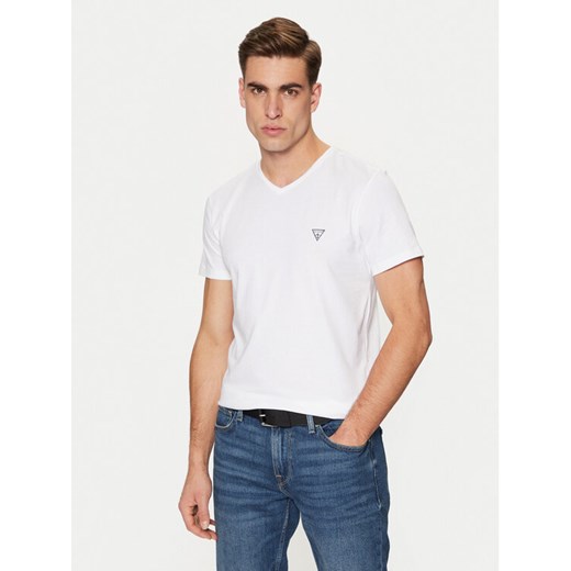 Guess T-Shirt Caleb U97M01 KCD31 Biały Slim Fit ze sklepu MODIVO w kategorii T-shirty męskie - zdjęcie 182747679
