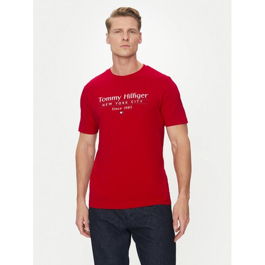 Tommy Hilfiger T-Shirt Center Stack MW0MW38621 Czerwony Regular Fit ze sklepu MODIVO w kategorii T-shirty męskie - zdjęcie 182748716