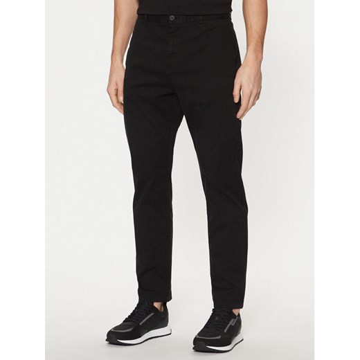 HUGO Chinosy 50530886 Czarny Slim Fit ze sklepu MODIVO w kategorii Spodnie męskie - zdjęcie 182748827