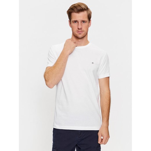Gant T-Shirt Shield 2003185 Biały Slim Fit ze sklepu MODIVO w kategorii T-shirty męskie - zdjęcie 182749067