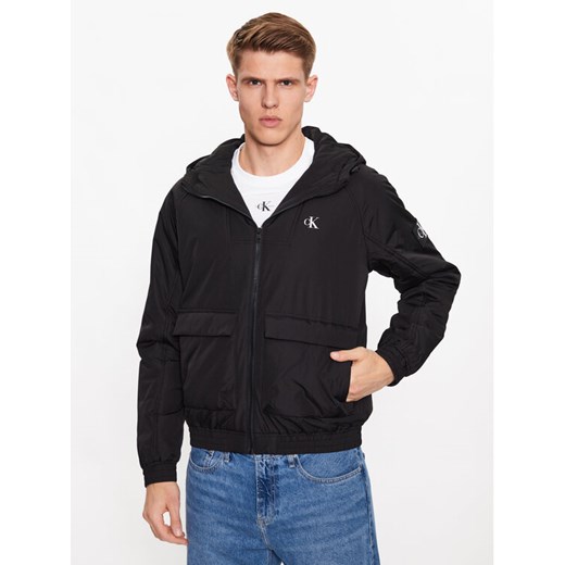 Calvin Klein Jeans Kurtka przejściowa J30J323467 Czarny Regular Fit ze sklepu MODIVO w kategorii Kurtki męskie - zdjęcie 182750408
