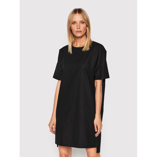 Makia Sukienka codzienna Saari W75045 Czarny Relaxed Fit ze sklepu MODIVO w kategorii Sukienki - zdjęcie 182751578