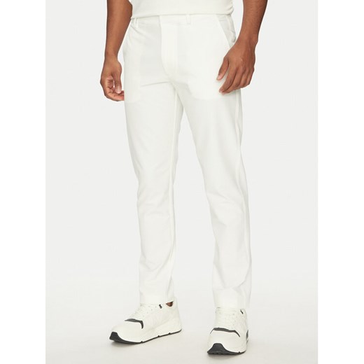 EA7 Emporio Armani Chinosy 7M000195 AF13554 U0005 Biały Regular Fit ze sklepu MODIVO w kategorii Spodnie męskie - zdjęcie 182751897