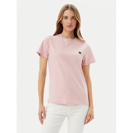 Wrangler T-Shirt 112362576 Różowy Regular Fit ze sklepu MODIVO w kategorii Bluzki damskie - zdjęcie 182752265