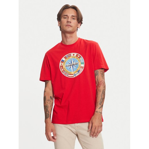 Napapijri T-Shirt S-Dorees NP0A4IBE Czerwony Regular Fit ze sklepu MODIVO w kategorii T-shirty męskie - zdjęcie 182752785