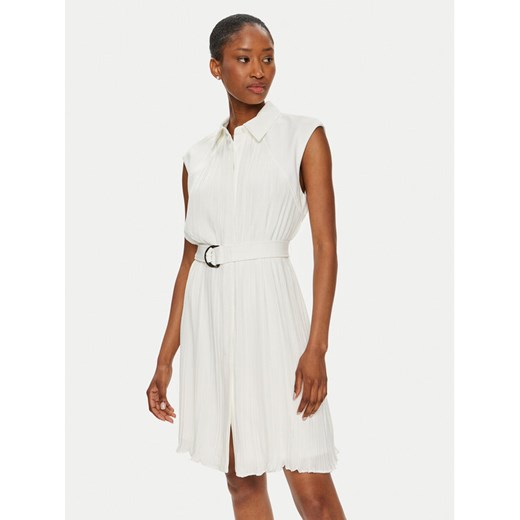 DKNY Sukienka koszulowa DD4A1538 Écru Regular Fit ze sklepu MODIVO w kategorii Sukienki - zdjęcie 182753635