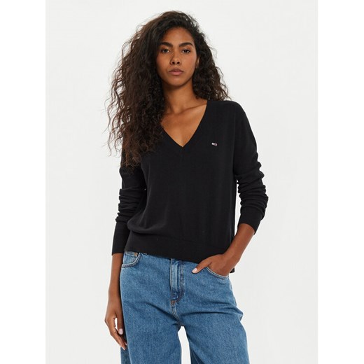 Tommy Jeans Sweter Tjw Essential DW0DW18670 Czarny Regular Fit ze sklepu MODIVO w kategorii Swetry damskie - zdjęcie 182753776
