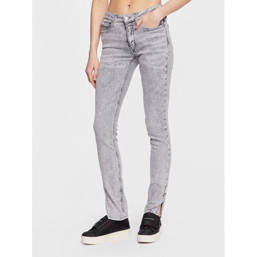 Calvin Klein Jeans Jeansy J20J221448 Szary Skinny Fit ze sklepu MODIVO w kategorii Jeansy damskie - zdjęcie 182754028