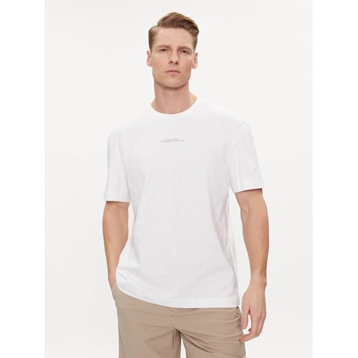 Calvin Klein T-Shirt Linear Back Logo K10K112486 Biały Regular Fit ze sklepu MODIVO w kategorii T-shirty męskie - zdjęcie 182757285
