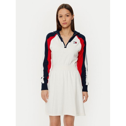 Tommy Jeans Sukienka codzienna DW0DW19467 Kolorowy Regular Fit ze sklepu MODIVO w kategorii Sukienki - zdjęcie 182757679