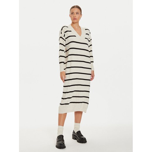 ONLY Sukienka dzianinowa New Tessa 15236372 Beżowy Relaxed Fit ze sklepu MODIVO w kategorii Sukienki - zdjęcie 182757719