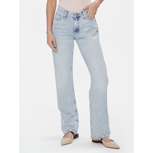 Calvin Klein Jeans Jeansy J20J223302 Niebieski Straight Fit ze sklepu MODIVO w kategorii Jeansy damskie - zdjęcie 182758096