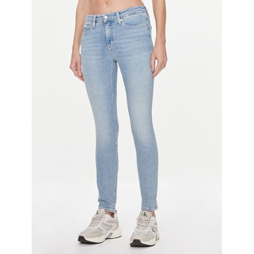 Calvin Klein Jeans Jeansy J20J222444 Niebieski Skinny Fit ze sklepu MODIVO w kategorii Jeansy damskie - zdjęcie 182758767