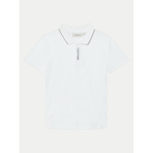 Calvin Klein Jeans Polo Embro Logo IB0IB02370 Biały Regular Fit ze sklepu MODIVO w kategorii T-shirty chłopięce - zdjęcie 182761979