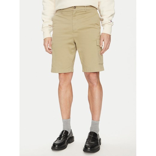 Calvin Klein Szorty materiałowe Modern Twill K10K114067 Beżowy Regular Fit ze sklepu MODIVO w kategorii Spodenki męskie - zdjęcie 182761989