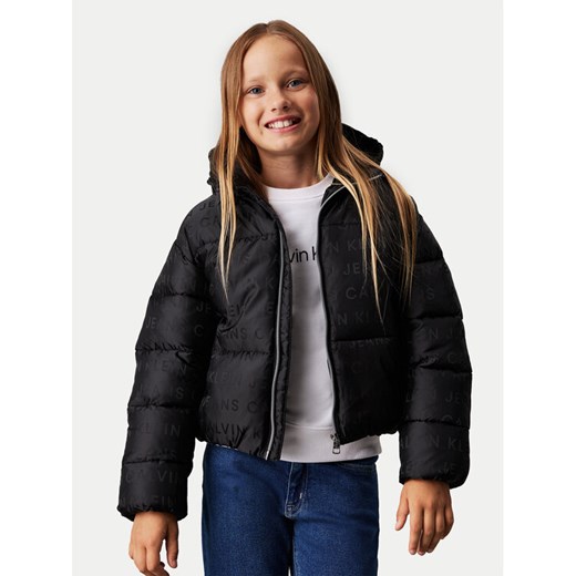 Calvin Klein Jeans Kurtka zimowa Logo Aop IG0IG02730 Czarny Regular Fit ze sklepu MODIVO w kategorii Kurtki dziewczęce - zdjęcie 182762839
