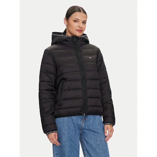 Tommy Jeans Kurtka zimowa Tape DW0DW18308 Czarny Regular Fit ze sklepu MODIVO w kategorii Kurtki damskie - zdjęcie 182764568