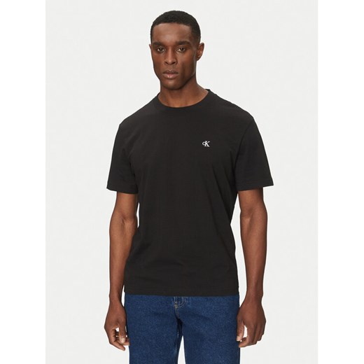 Calvin Klein Jeans T-Shirt Serif Font Graphic J30J327473 Czarny Regular Fit ze sklepu MODIVO w kategorii T-shirty męskie - zdjęcie 182765106