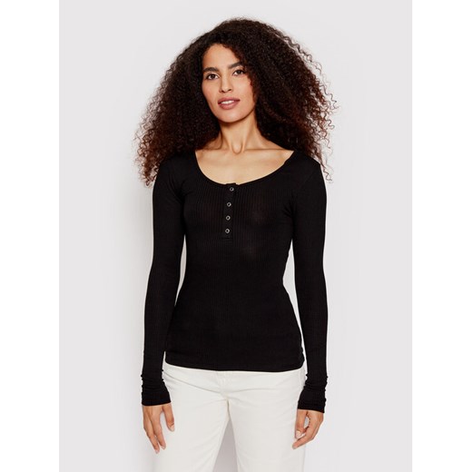 Pieces Bluzka Kitte 17101437 Czarny Slim Fit ze sklepu MODIVO w kategorii Bluzki damskie - zdjęcie 182766018