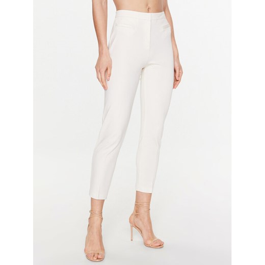 Pinko Spodnie materiałowe Perfetto 100152 A0HM Écru Regular Fit ze sklepu MODIVO w kategorii Spodnie damskie - zdjęcie 182766286