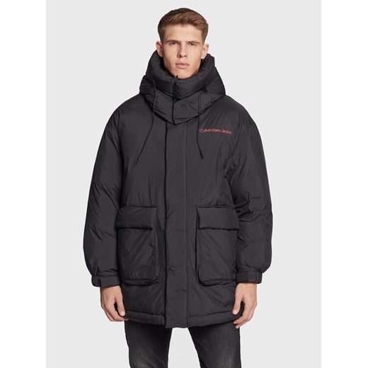Calvin Klein Jeans Kurtka zimowa J30J321907 Czarny Relaxed Fit ze sklepu MODIVO w kategorii Kurtki męskie - zdjęcie 182767067