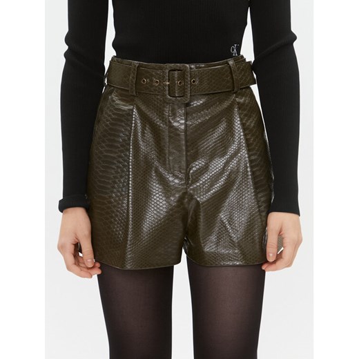 TWINSET Szorty z imitacji skóry 232TT2233 Zielony Regular Fit ze sklepu MODIVO w kategorii Szorty - zdjęcie 182767145