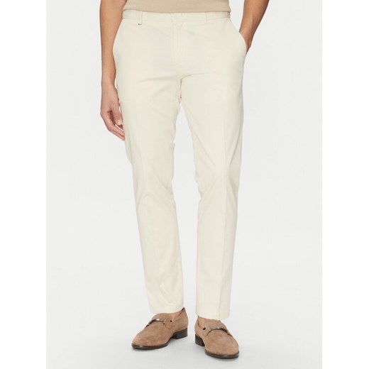 BOSS Spodnie garniturowe C-Genius 50539970 Écru Slim Fit ze sklepu MODIVO w kategorii Spodnie męskie - zdjęcie 182767375