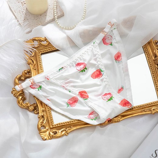 Figi w truskawki - Biały S/M ze sklepu Intimica.pl w kategorii Majtki damskie - zdjęcie 183554689