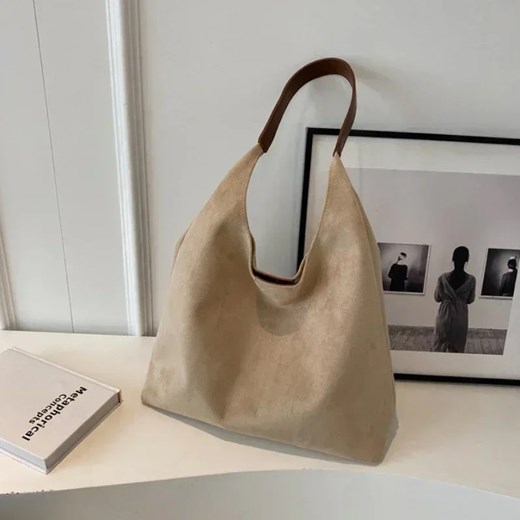 Zamszowa torebka na ramię - Beżowy ze sklepu Intimica.pl w kategorii Torby Shopper bag - zdjęcie 183555098