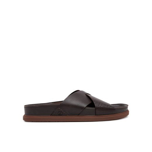 Klapki Clarks Torford Cross 26180888 Brązowy ze sklepu eobuwie.pl w kategorii Klapki męskie - zdjęcie 183557477