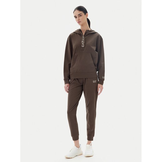 EA7 Emporio Armani Dres 7W000117 AF13135 U6139 Brązowy Regular Fit ze sklepu MODIVO w kategorii Dresy damskie - zdjęcie 183558397