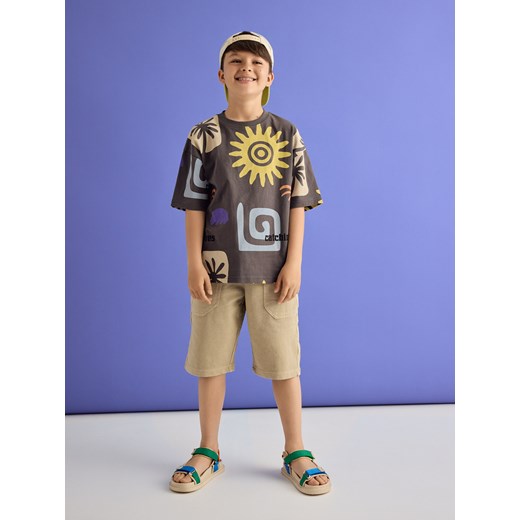Reserved - T-shirt oversize z nadrukiem - ciemnoszary - id: 967EG-90X - marki Reserved - 183571908 Reserved - T-shirt oversize z nadrukiem - ciemnoszary ze sklepu Reserved w kategorii T-shirty chłopięce - zdjęcie 183571908