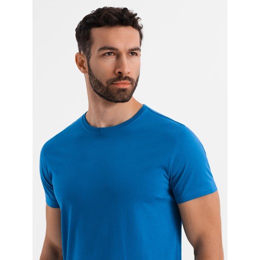Męski klasyczny bawełniany T-shirt BASIC - niebieski V12 OM-TSBS-0236 ze sklepu ombre w kategorii T-shirty męskie - zdjęcie 183575237
