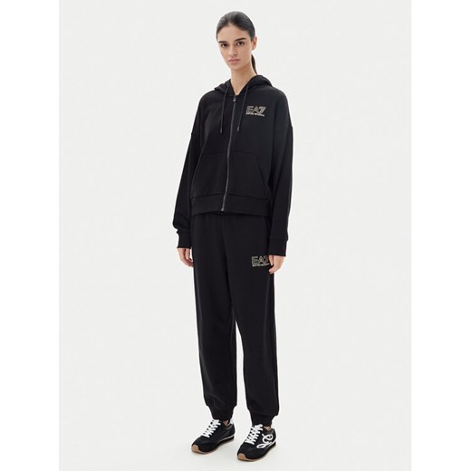 EA7 Emporio Armani Dres 7W000110 AF12473 MC004 Czarny Loose Fit ze sklepu MODIVO w kategorii Dresy damskie - zdjęcie 183578047
