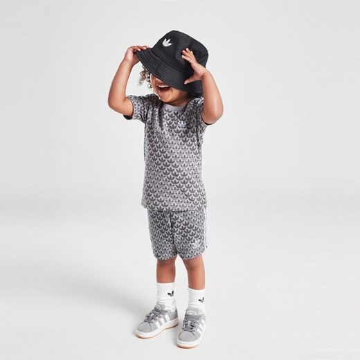 ADIDAS KOMPLET $MONOGRM AOP T/SHT SET GRYB ze sklepu JD Sports  w kategorii Komplety chłopięce - zdjęcie 183583928