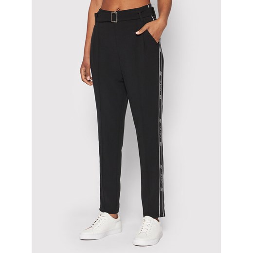 Liu Jo Spodnie materiałowe TA2213 T8423 Czarny Regular Fit ze sklepu MODIVO w kategorii Spodnie damskie - zdjęcie 183602927