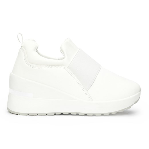 Białe sneakersy damskie na koturnie ze sklepu ButyModne.pl w kategorii Buty sportowe damskie - zdjęcie 183603509