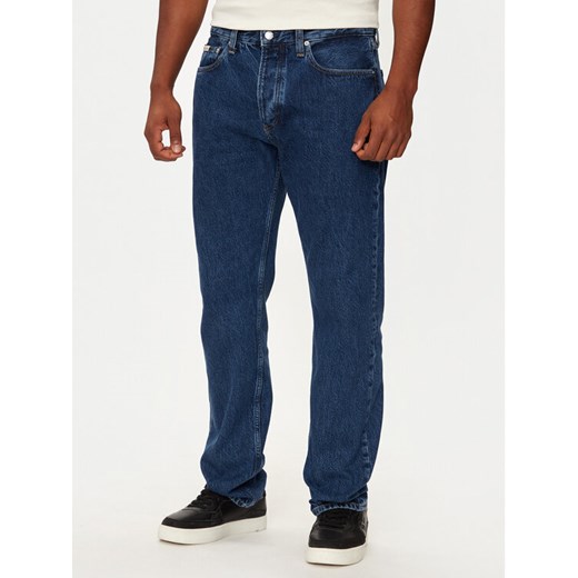 Calvin Klein Jeans Jeansy J30J325967 Granatowy Straight Fit ze sklepu MODIVO w kategorii Jeansy męskie - zdjęcie 183604565