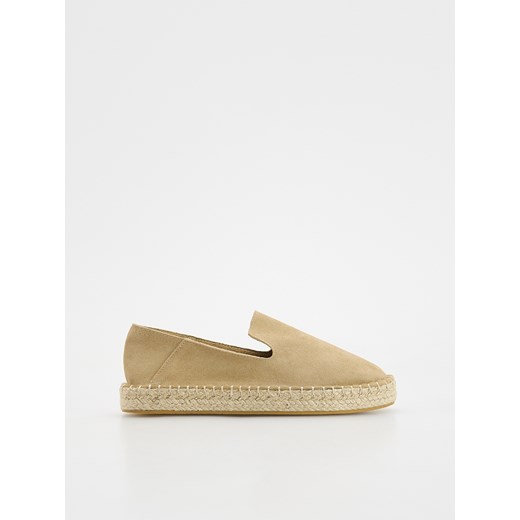 Reserved - Zamszowe espadryle - beżowy ze sklepu Reserved w kategorii Espadryle damskie - zdjęcie 183605169